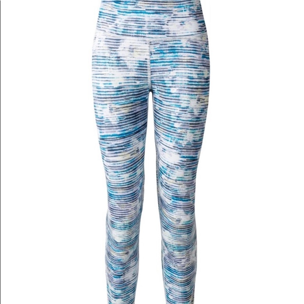 NWOT Lululemon True Self Crop II
